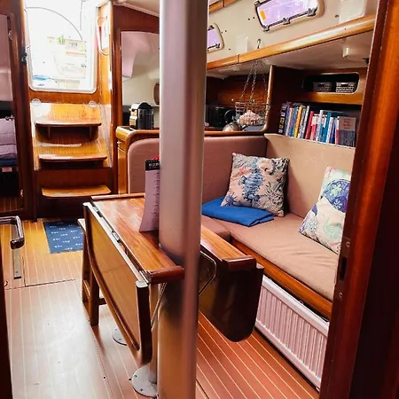 Segelyacht Tekne
