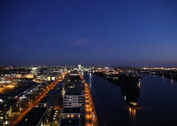 Segelyacht Ботель