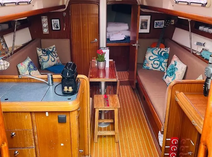 Ботель Segelyacht *