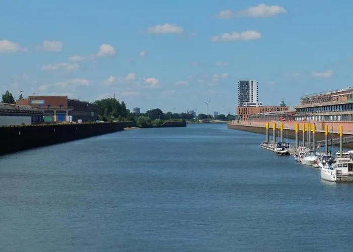 Ботель Segelyacht *